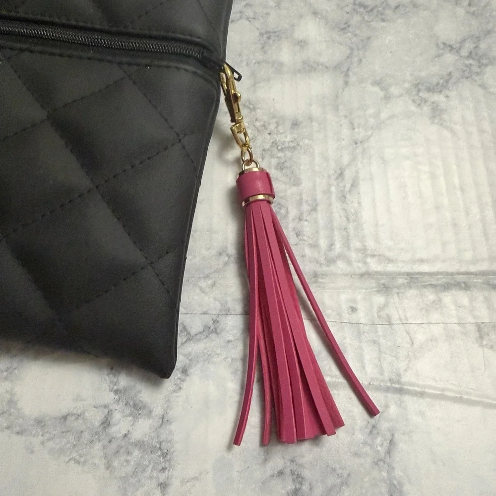 Makeup Junkie - Black Quilted LARGE Bag Pouch Pink Details